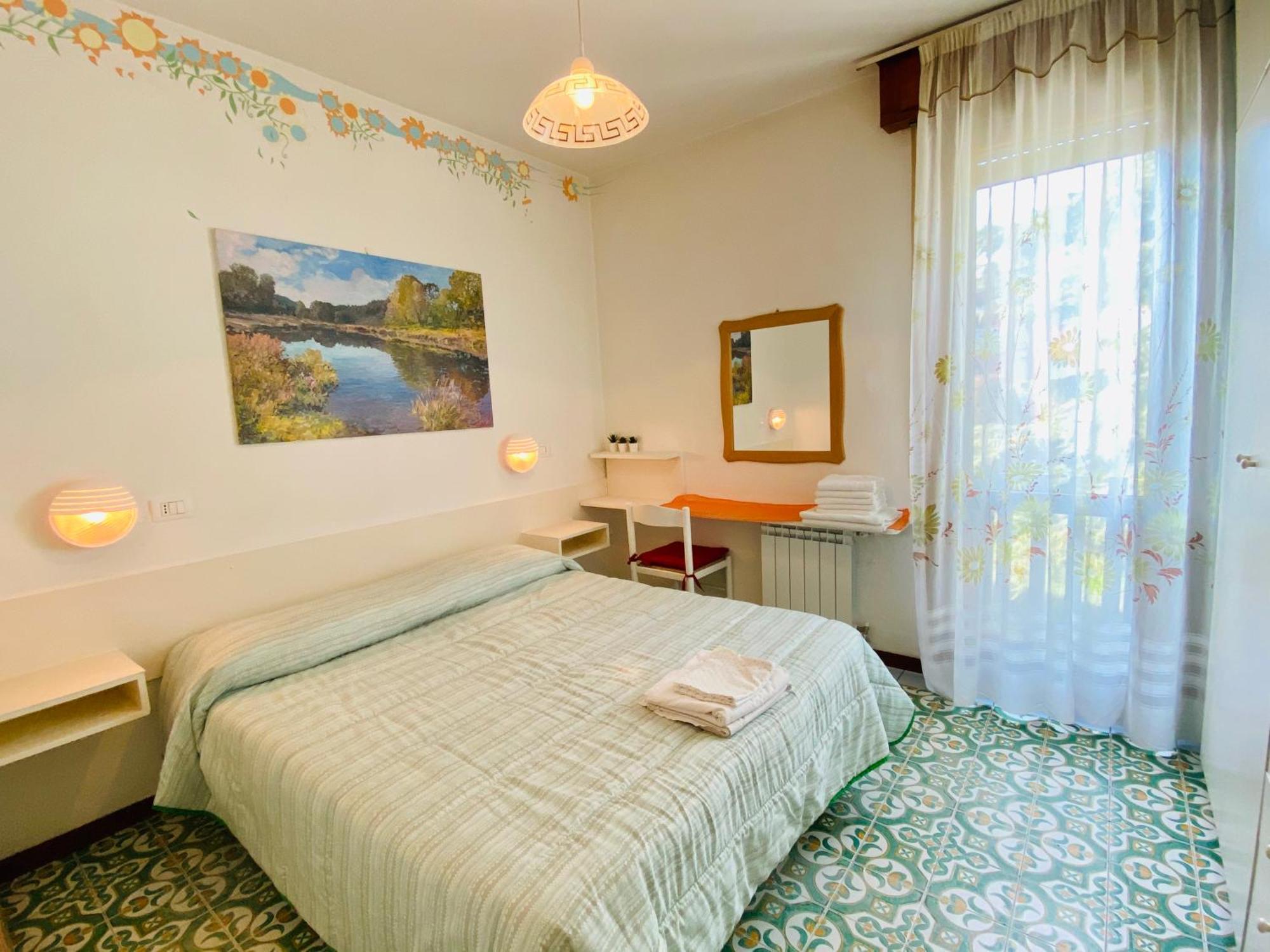 Residenza Cappuccini Aparthotel Peschiera del Garda Rom bilde